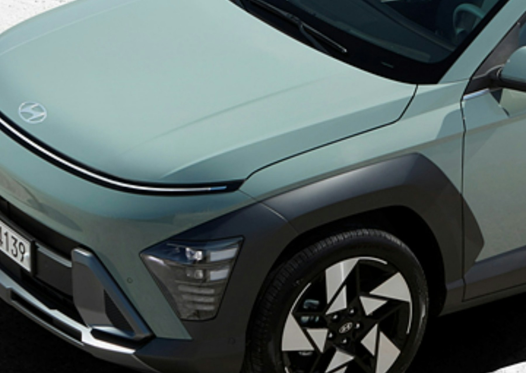 Hyundai Kona Hybrid, détail de l'avant et de la roue