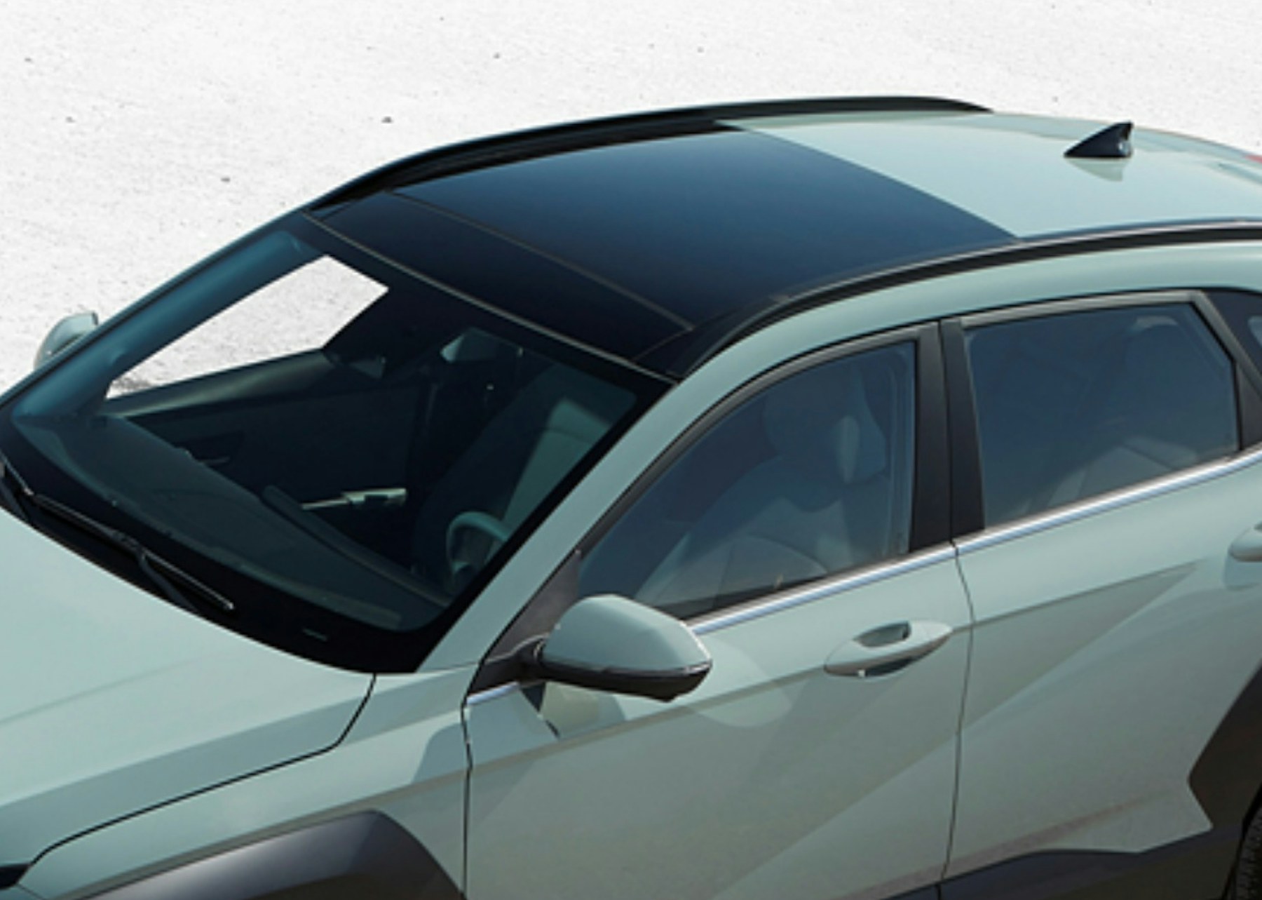 Hyundai Kona Hybrid, détail du toit et du pare-brise
